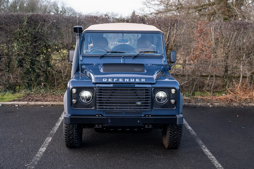 2014 Land Rover Defender 90 - Image 11 of 31