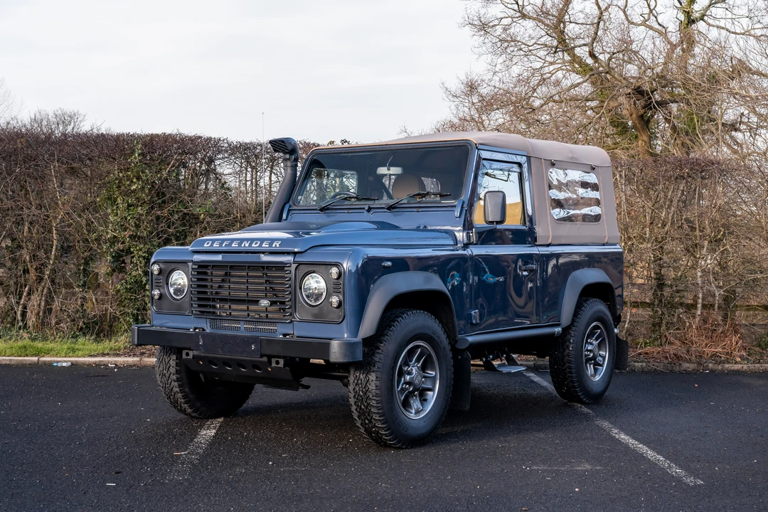 2014 Land Rover Defender 90 - Image 4 of 31