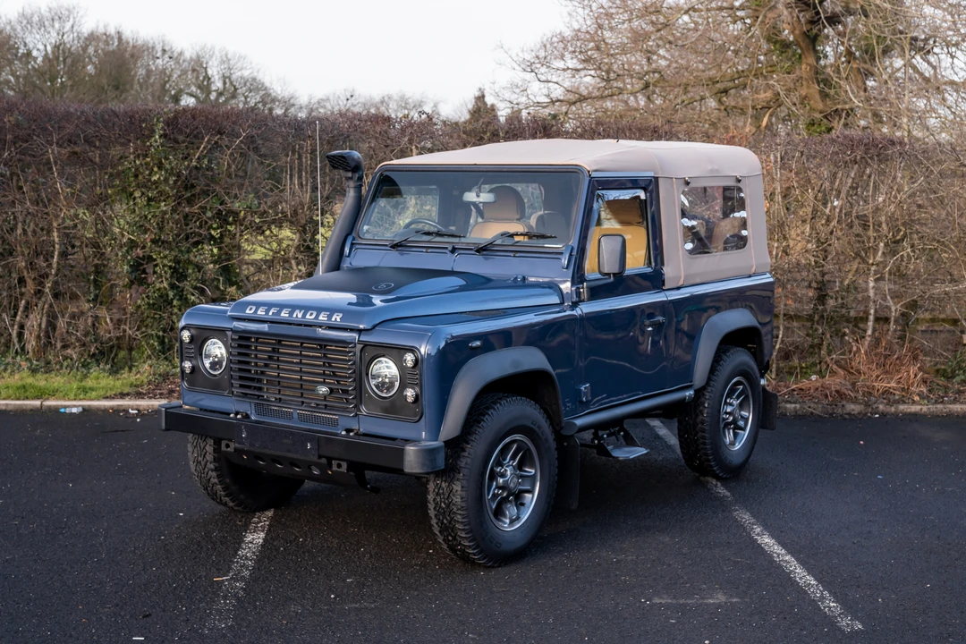 2014 Land Rover Defender 90 - Image 12 of 31