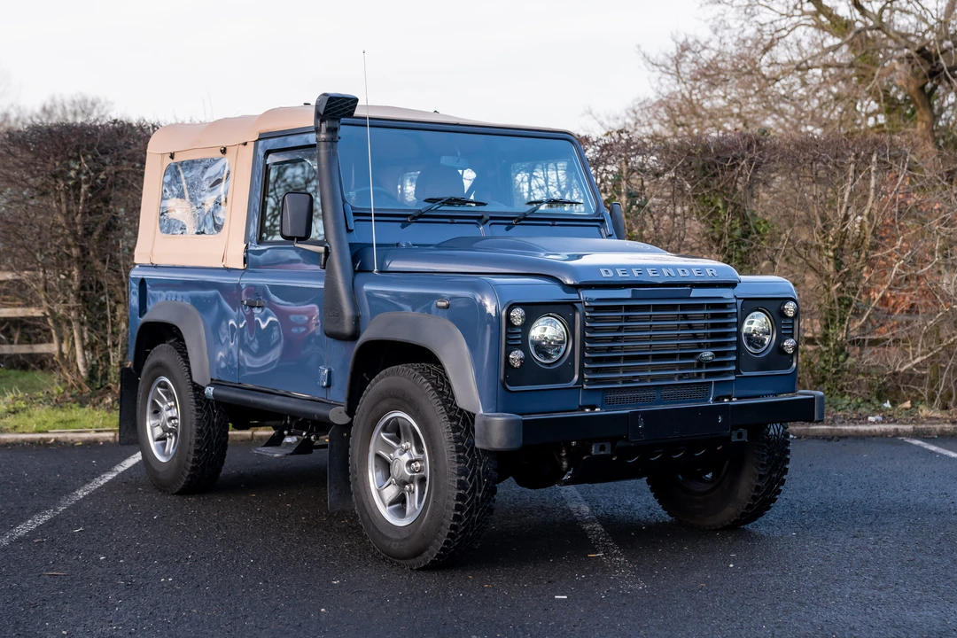 2014 Land Rover Defender 90 - Image 16 of 31