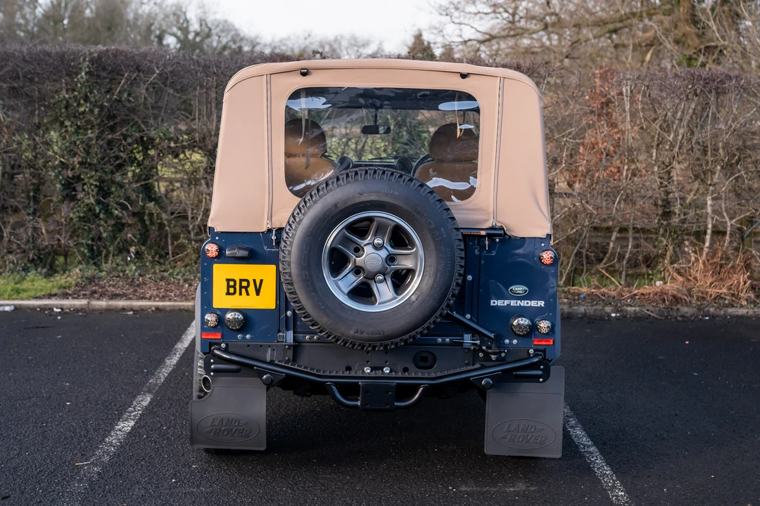 2014 Land Rover Defender 90 - Image 14 of 31