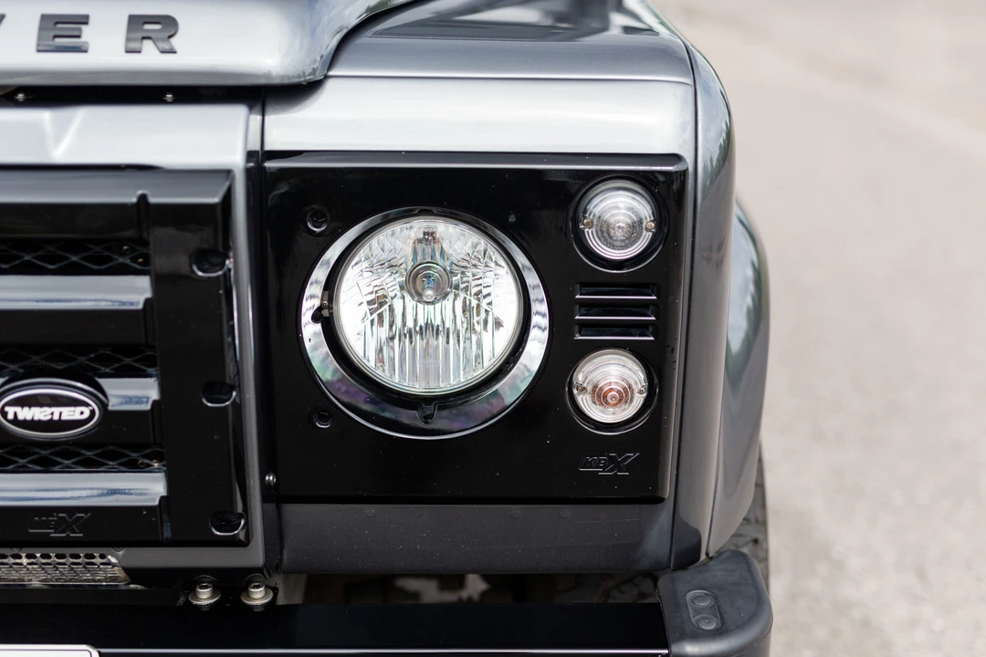 2014 Land Rover Defender 90 - Image 15 of 31