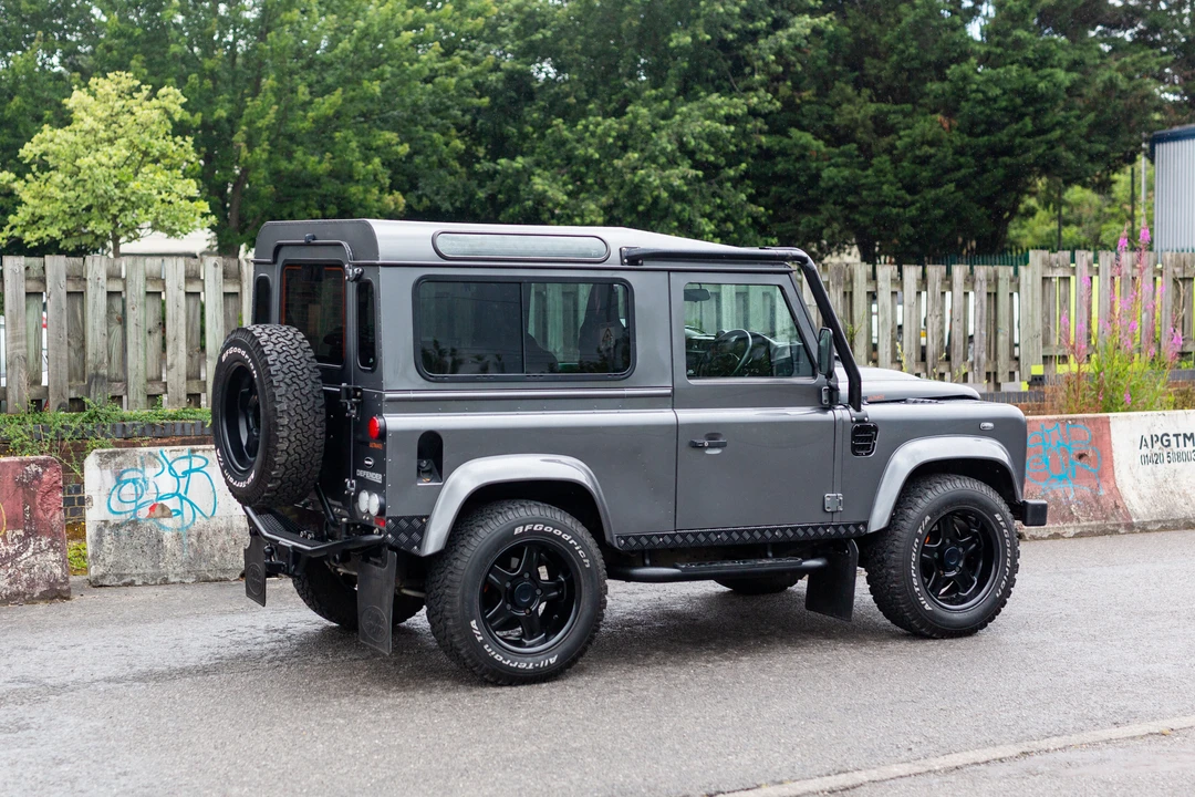 2014 Land Rover Defender 90 - Image 8 of 31