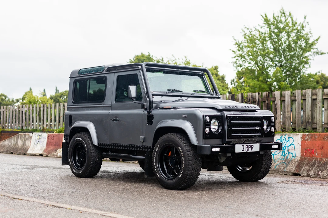 2014 Land Rover Defender 90 - Image 4 of 31