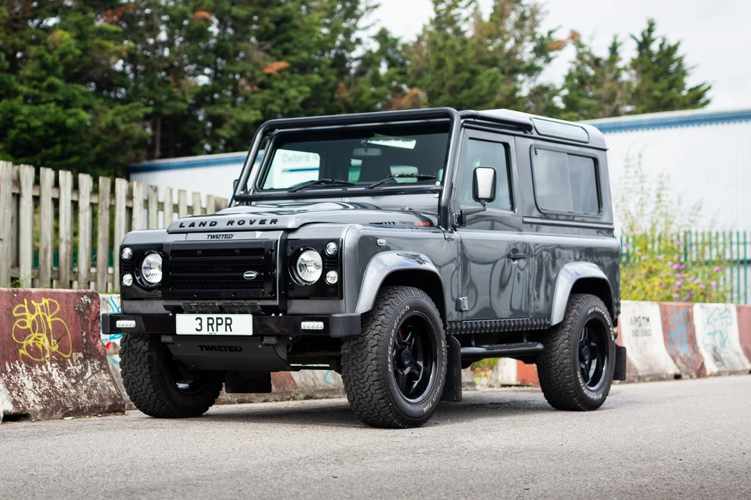 2014 Land Rover Defender 90 - Image 2 of 31