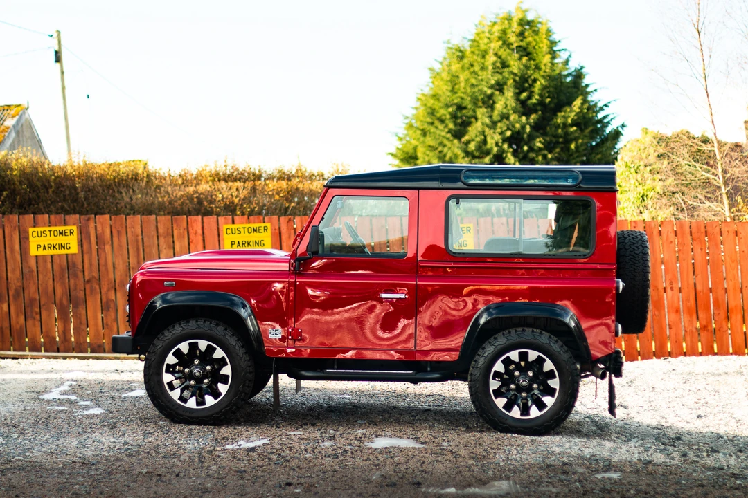 2014 Land Rover Defender 90 - Image 12 of 31
