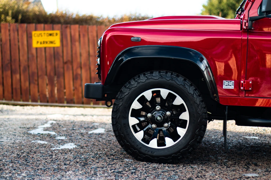 2014 Land Rover Defender 90 - Image 13 of 31