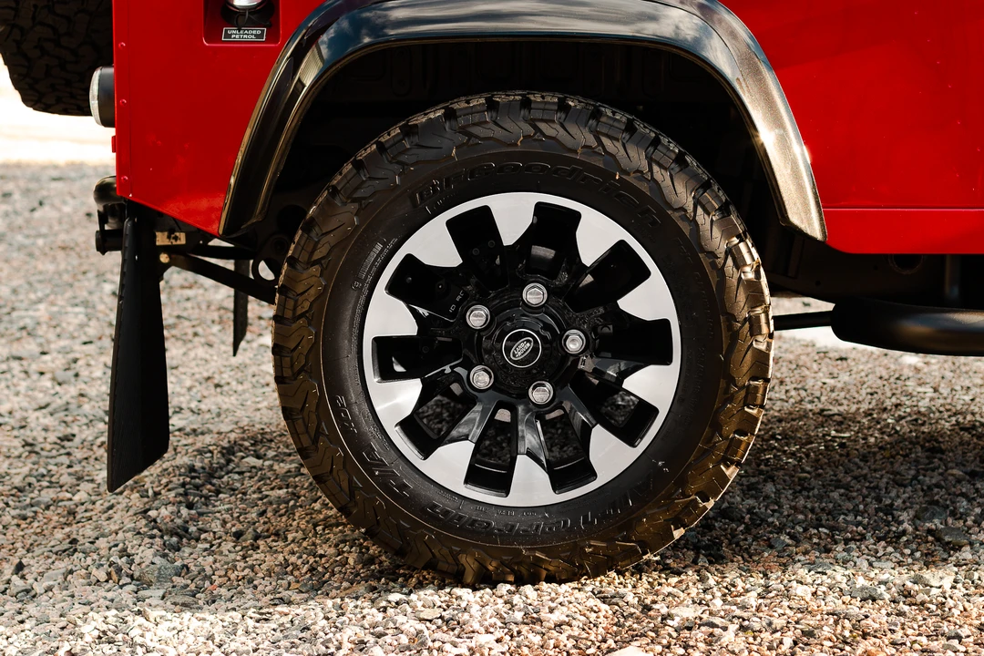 2014 Land Rover Defender 90 - Image 26 of 31