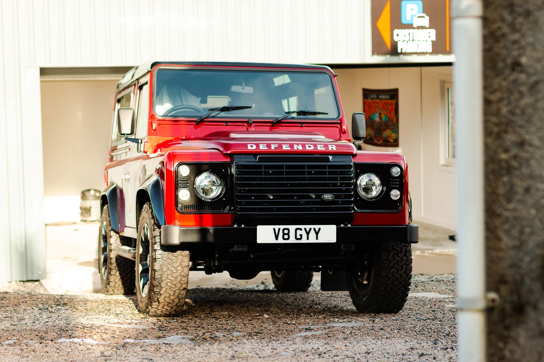 2014 Land Rover Defender 90 - Image 4 of 31