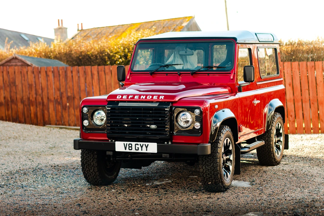 2014 Land Rover Defender 90 - Image 8 of 31