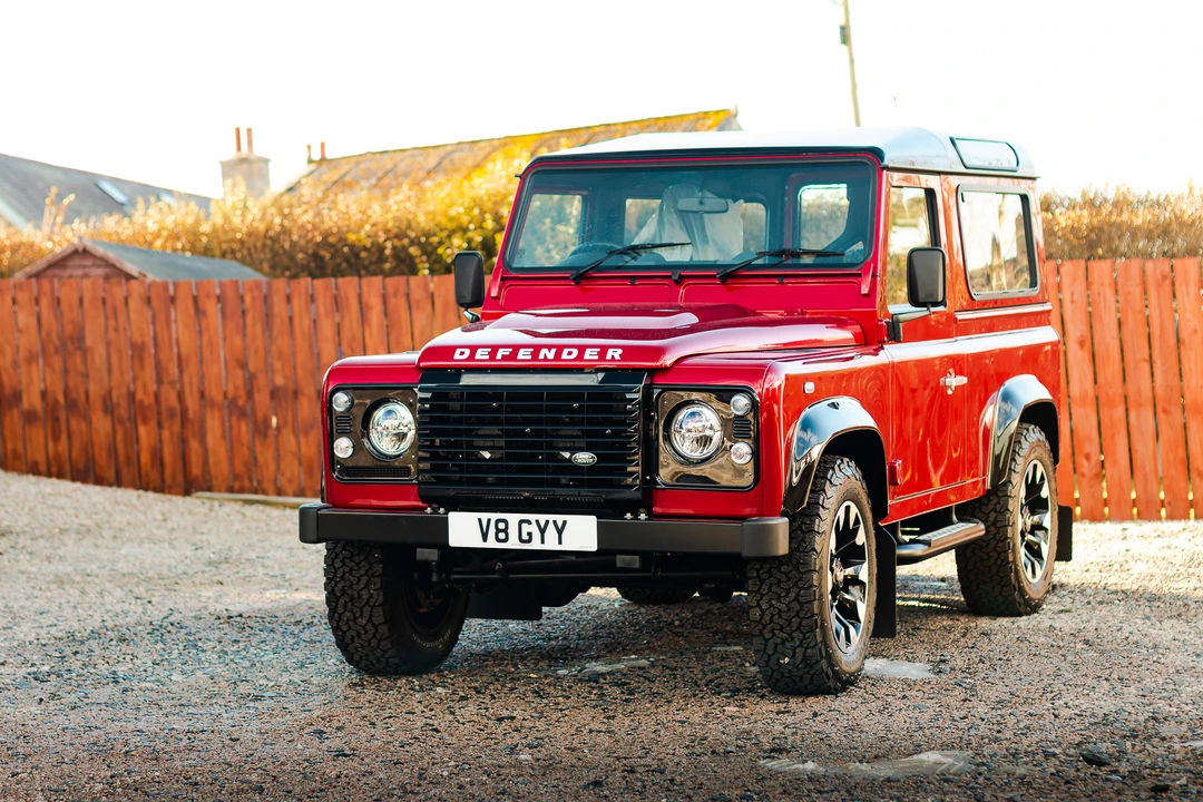 2014 Land Rover Defender 90 - Image 9 of 31