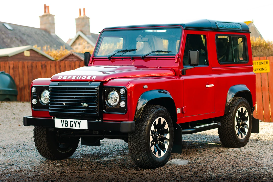 2014 Land Rover Defender 90 - Image 10 of 31