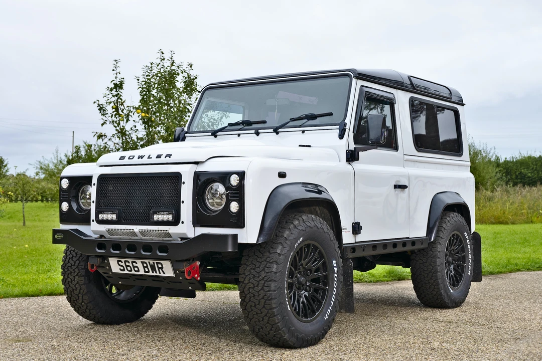 2014 Land Rover Defender 90 - Image 2 of 31