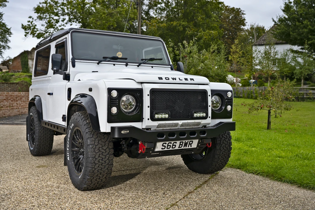 2014 Land Rover Defender 90 - Image 8 of 31