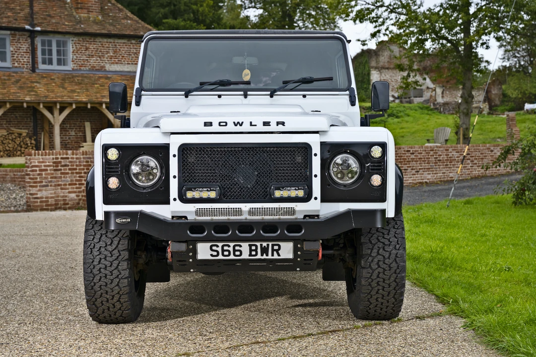 2014 Land Rover Defender 90 - Image 3 of 31