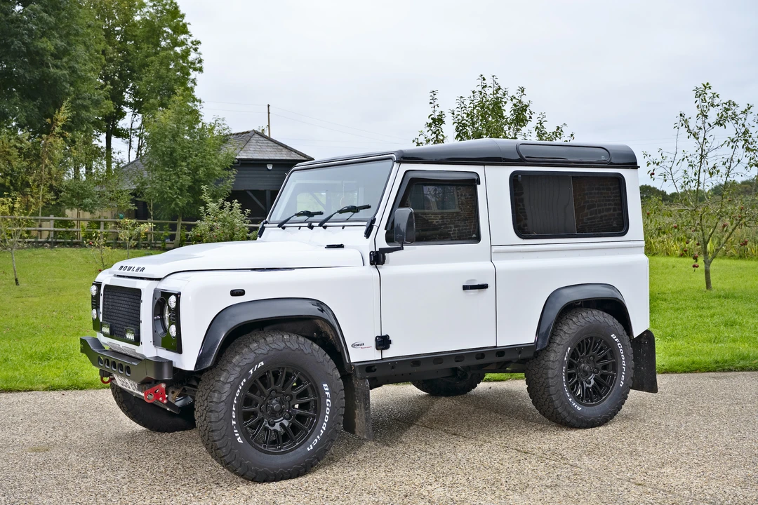 2014 Land Rover Defender 90 - Image 9 of 31