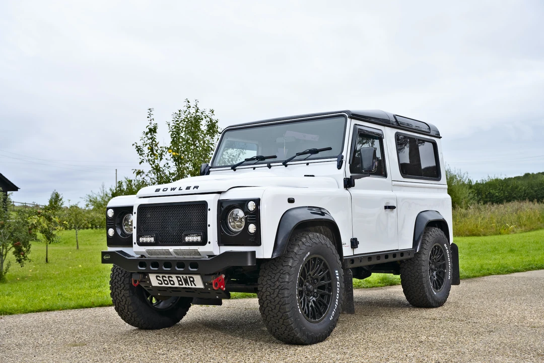 2014 Land Rover Defender 90 - Image 4 of 31