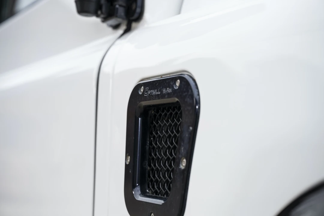 2014 Land Rover Defender 90 - Image 18 of 31