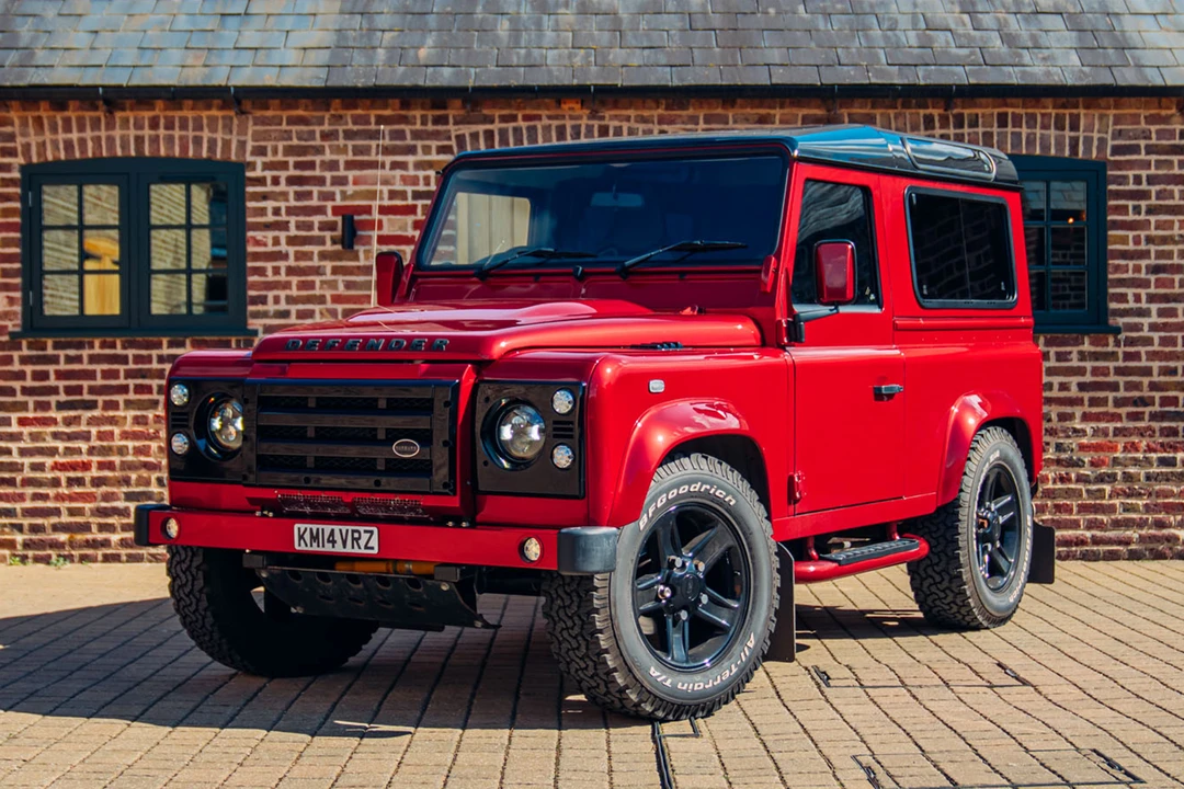 2014 Land Rover Defender 90 - Image 2 of 31