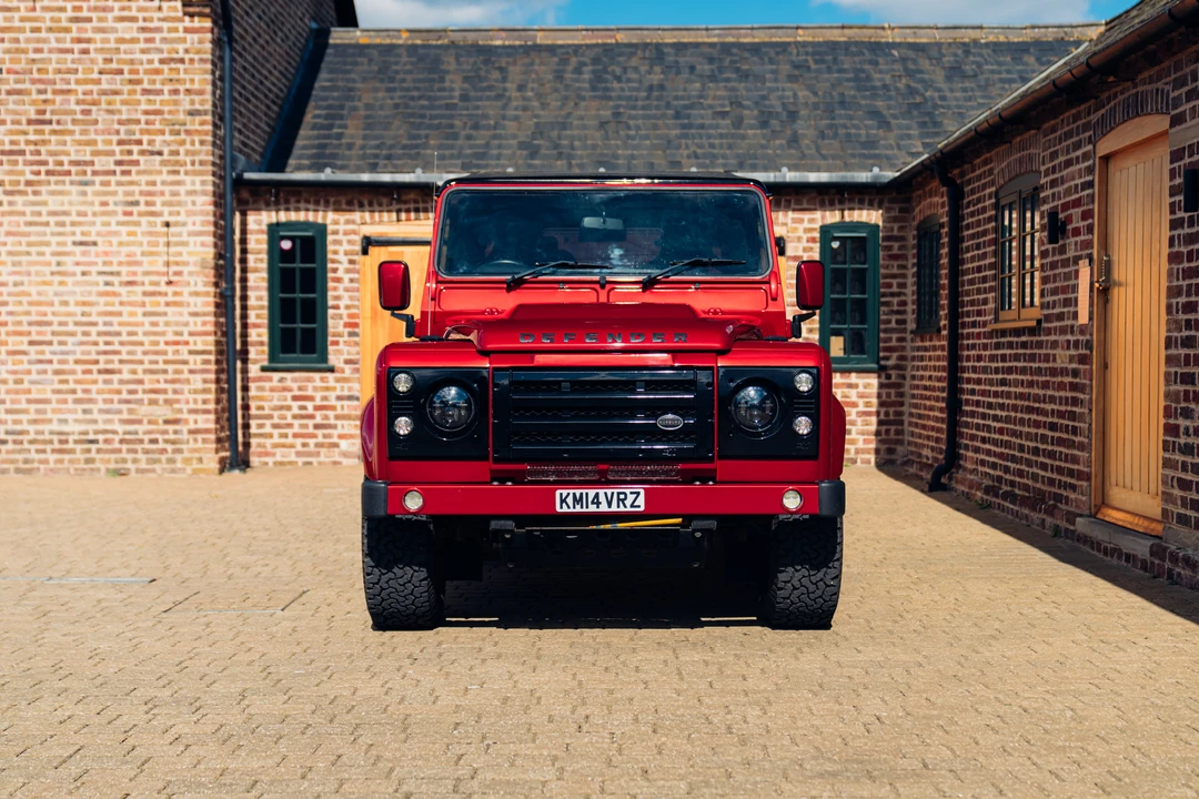 2014 Land Rover Defender 90 - Image 3 of 31