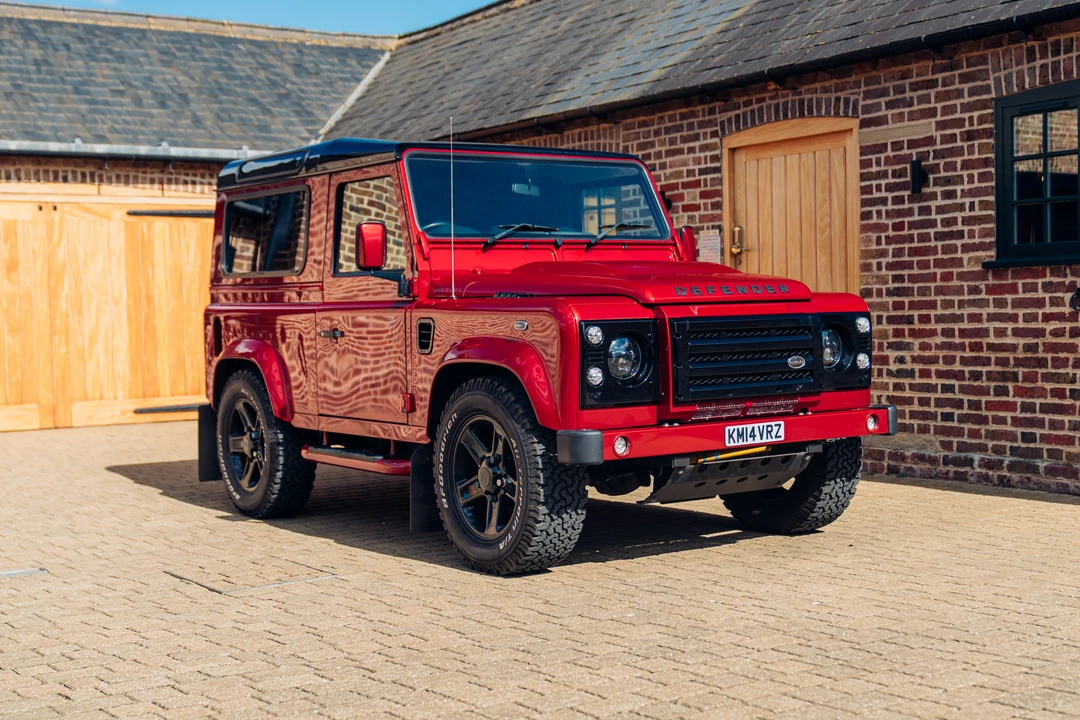 2014 Land Rover Defender 90 - Image 4 of 31