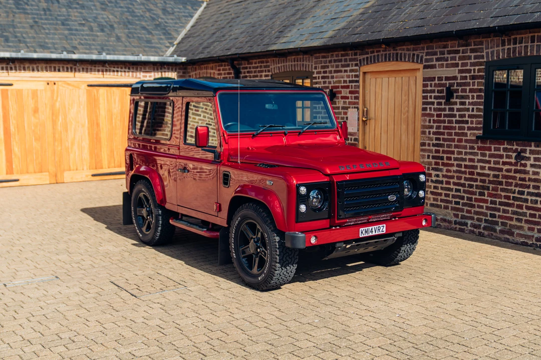 2014 Land Rover Defender 90 - Image 17 of 31