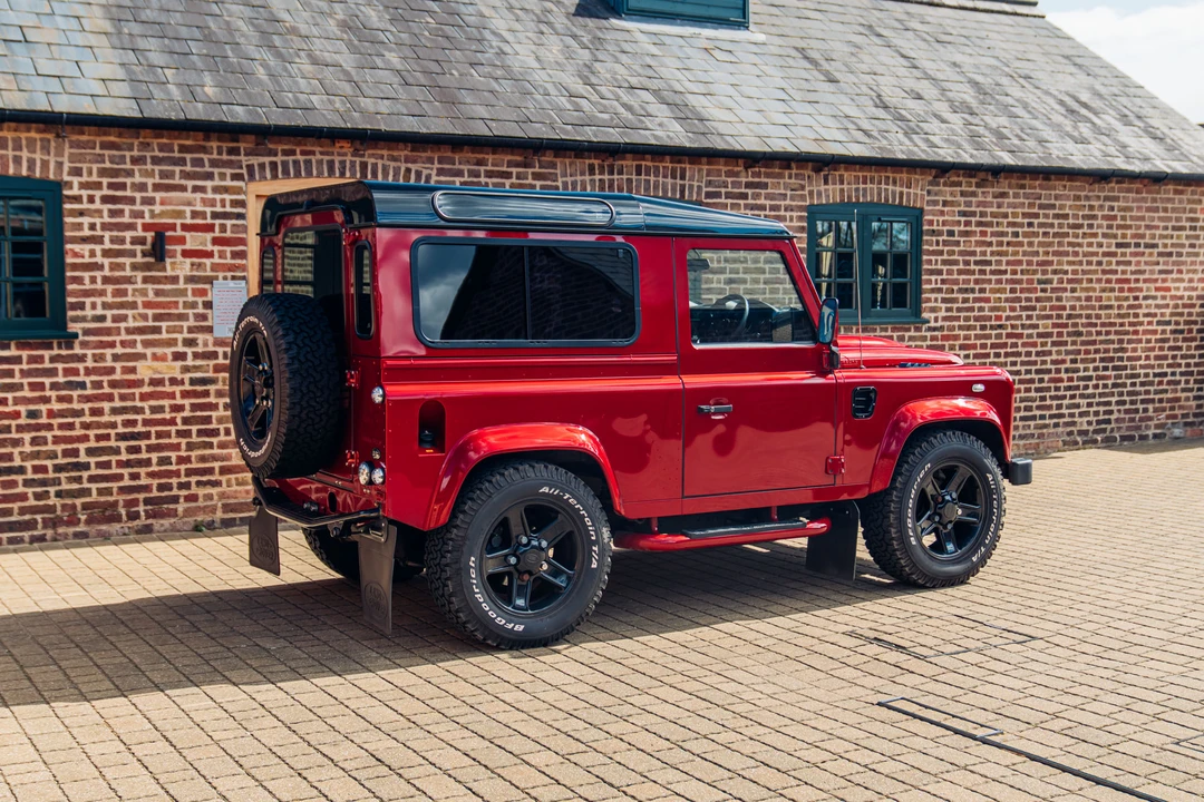 2014 Land Rover Defender 90 - Image 7 of 31