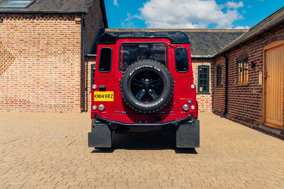 2014 Land Rover Defender 90 - Image 9 of 31