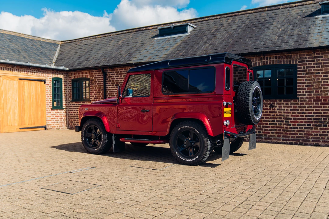 2014 Land Rover Defender 90 - Image 11 of 31