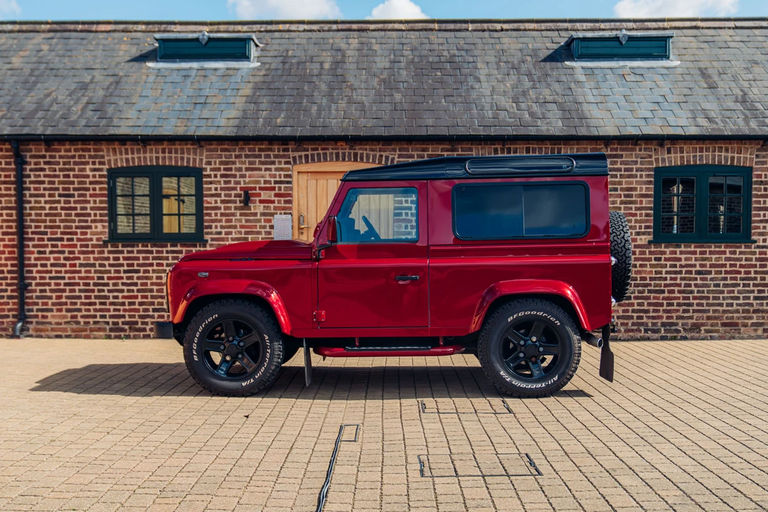 2014 Land Rover Defender 90 - Image 12 of 31