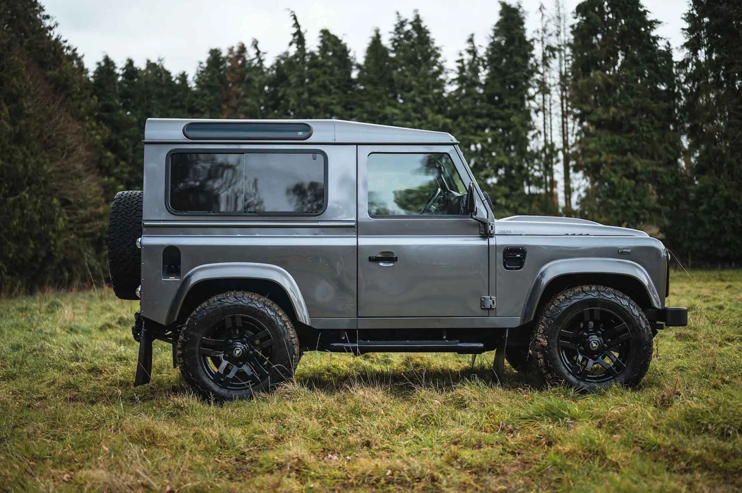2014 Land Rover Defender 90 - Image 7 of 31