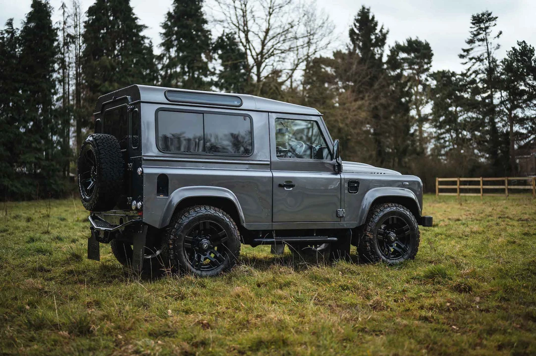2014 Land Rover Defender 90 - Image 8 of 31