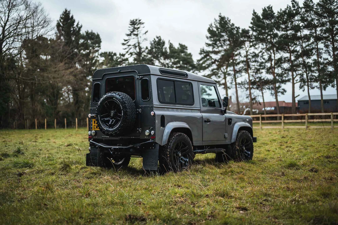 2014 Land Rover Defender 90 - Image 9 of 31