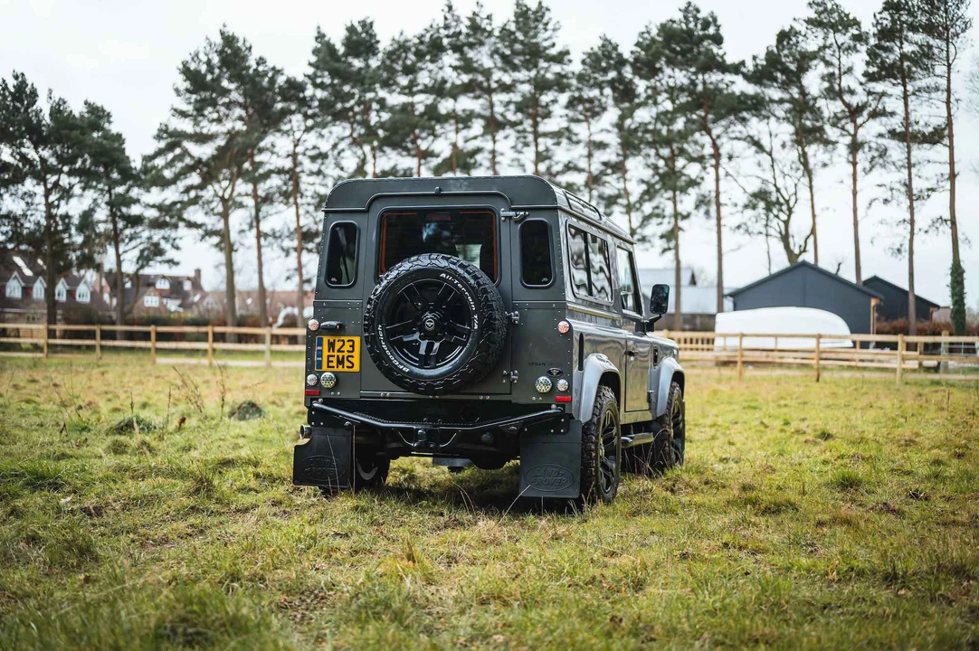 2014 Land Rover Defender 90 - Image 10 of 31