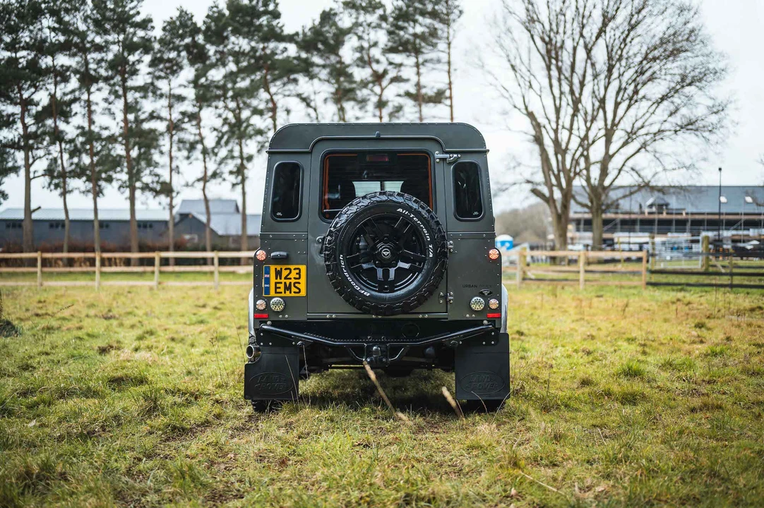 2014 Land Rover Defender 90 - Image 11 of 31