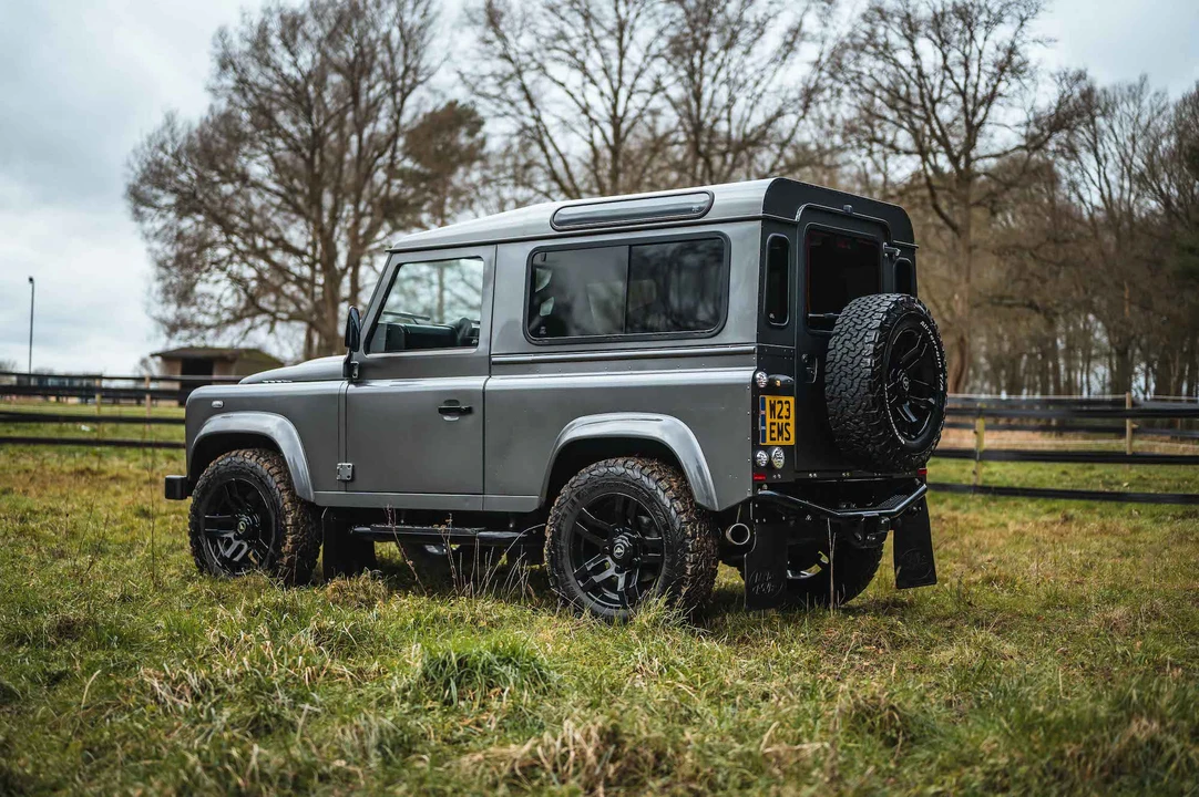 2014 Land Rover Defender 90 - Image 13 of 31