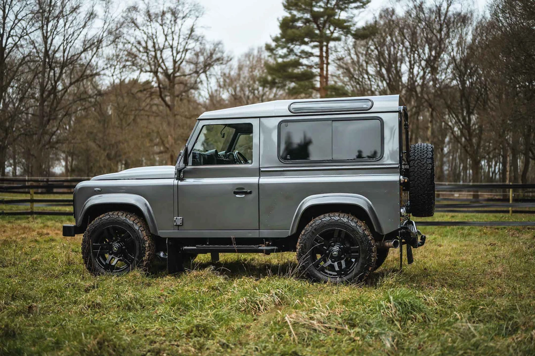 2014 Land Rover Defender 90 - Image 14 of 31