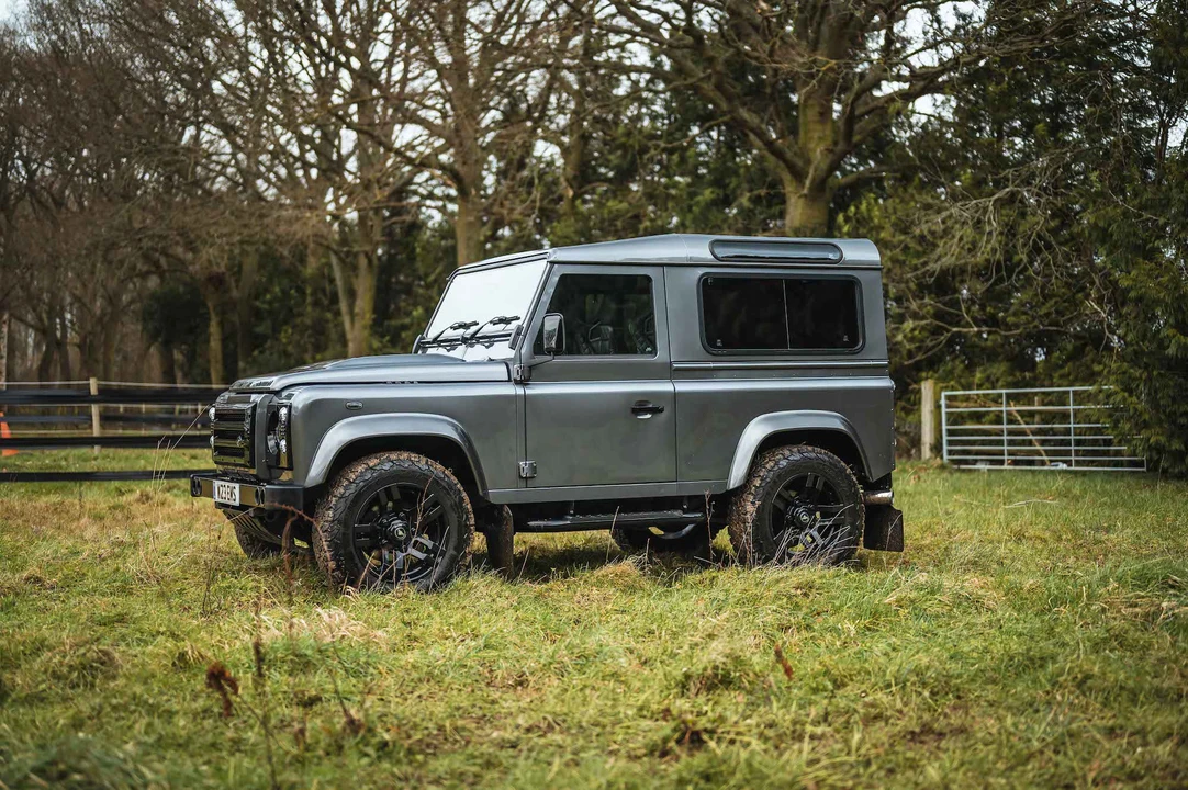 2014 Land Rover Defender 90 - Image 16 of 31