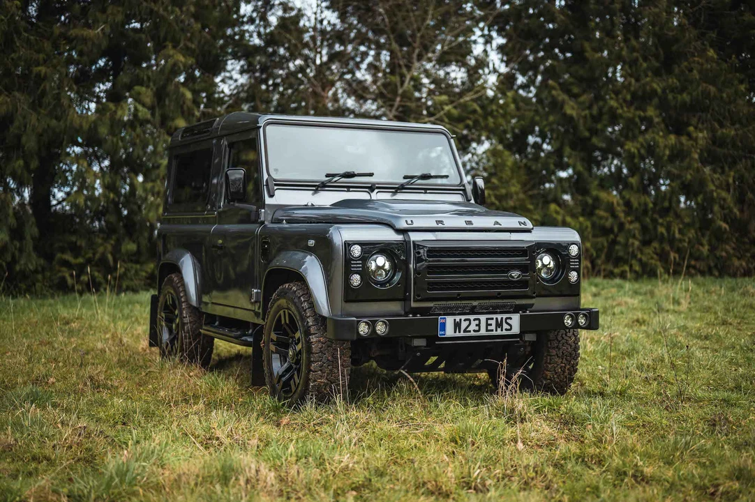 2014 Land Rover Defender 90 - Image 5 of 31