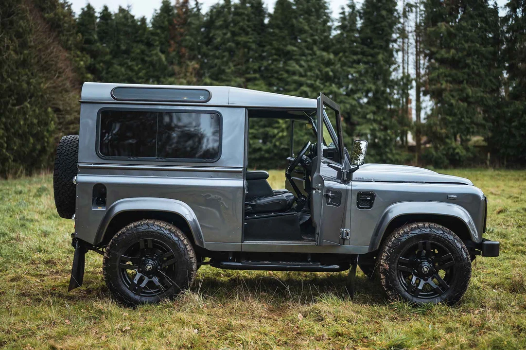 2014 Land Rover Defender 90 - Image 29 of 31