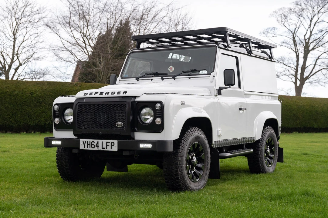 2014 Land Rover Defender 90 - Image 2 of 31