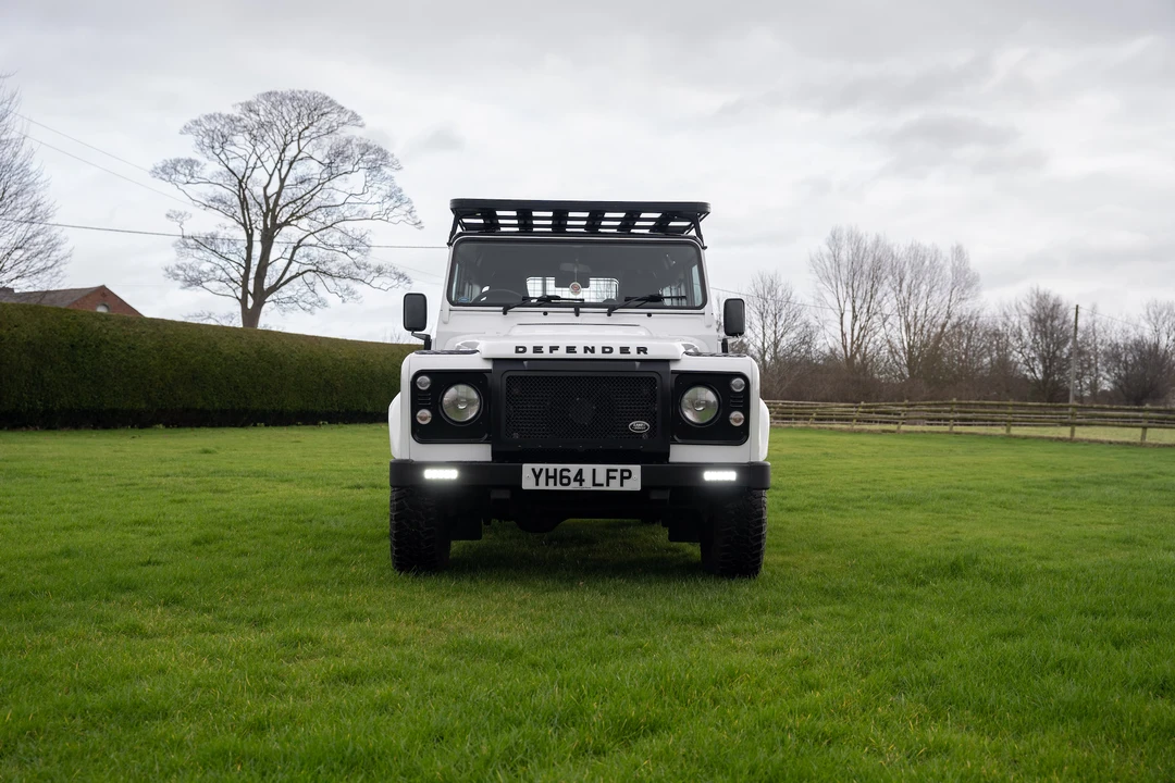 2014 Land Rover Defender 90 - Image 3 of 31