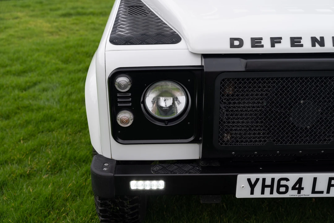 2014 Land Rover Defender 90 - Image 23 of 31