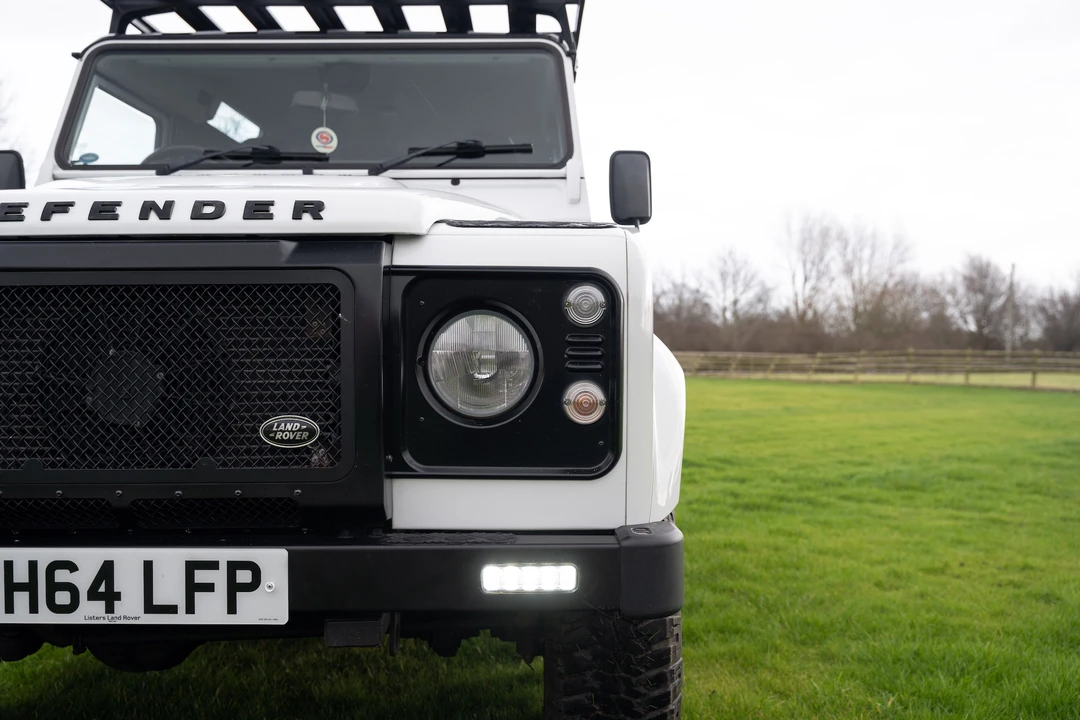 2014 Land Rover Defender 90 - Image 25 of 31