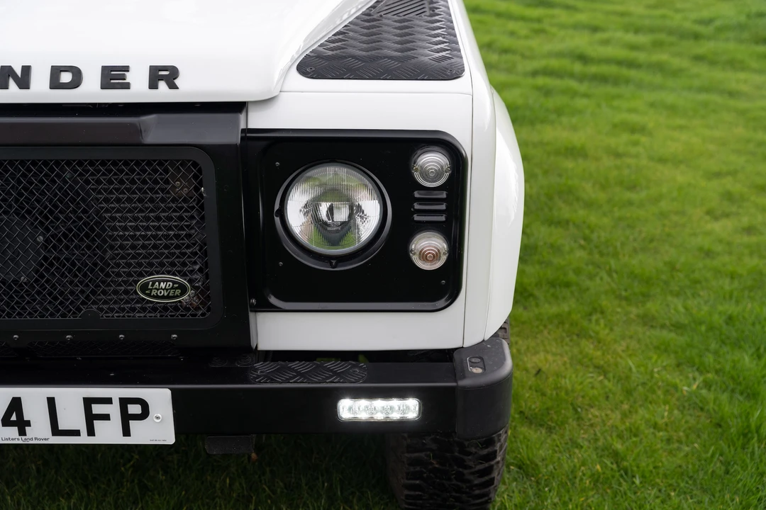 2014 Land Rover Defender 90 - Image 27 of 31
