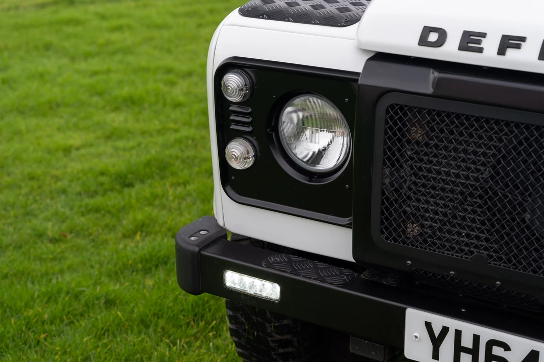 2014 Land Rover Defender 90 - Image 28 of 31
