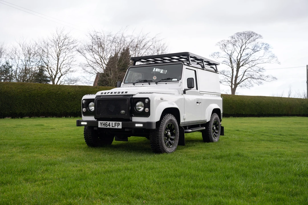 2014 Land Rover Defender 90 - Image 4 of 31
