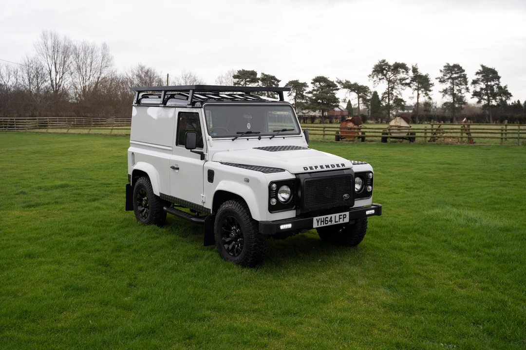 2014 Land Rover Defender 90 - Image 18 of 31