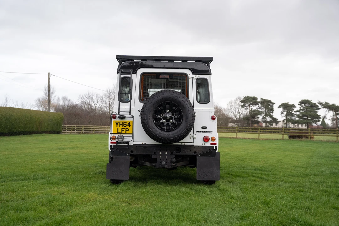 2014 Land Rover Defender 90 - Image 7 of 31