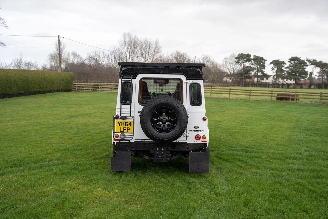 2014 Land Rover Defender 90 - Image 15 of 31